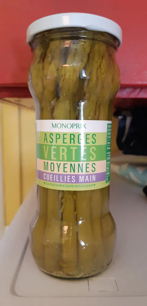 Asperges vertes moyennes cueillies main
