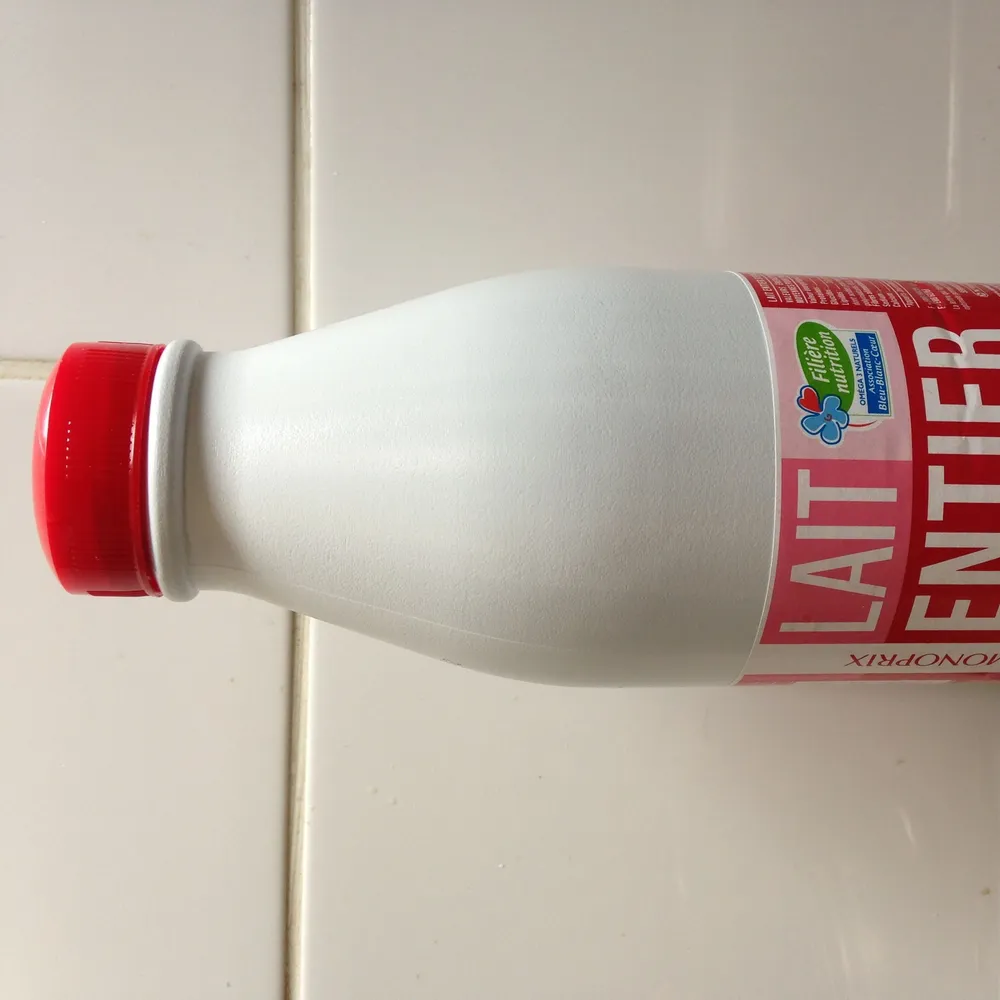 Lait entier stérilisé U.H.T.