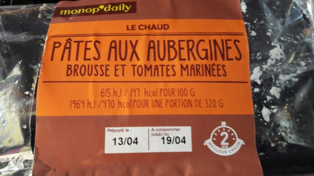 Pâtes aux aubergines, brousse et tomates marinées