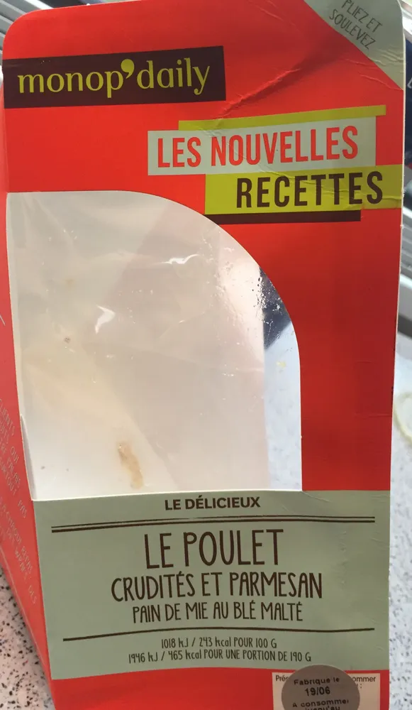 Sandwich au filet de poulet crudités et parmesan
