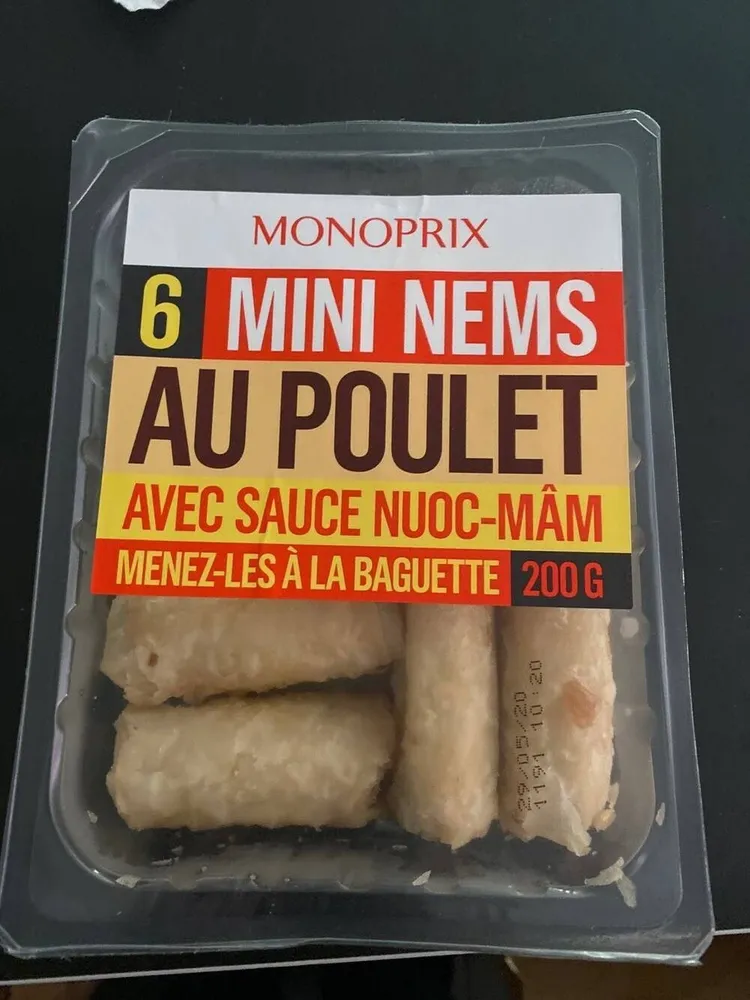 Mini nems au poulet avec sauce nuoc-mâm