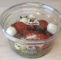 Salade tomates mozzarella basilic