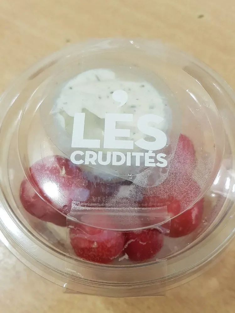 Radis accompagner d'une sauce au fromage