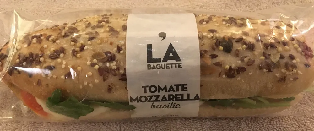 La baguette tomate mozarella basilic
