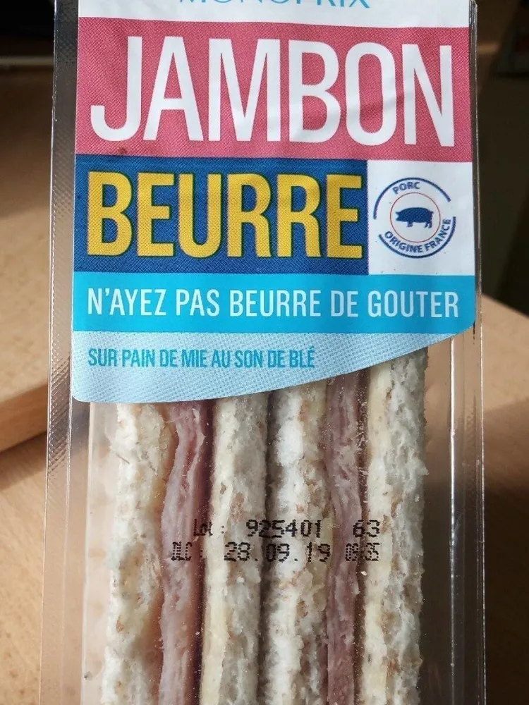 Sandwich pain de mie jambon beurre