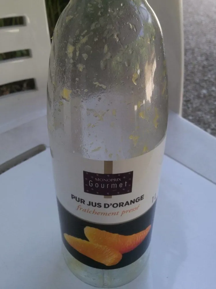 Pur jus d'orange fraîchement pressé