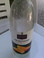 Pur jus d'orange fraîchement pressé
