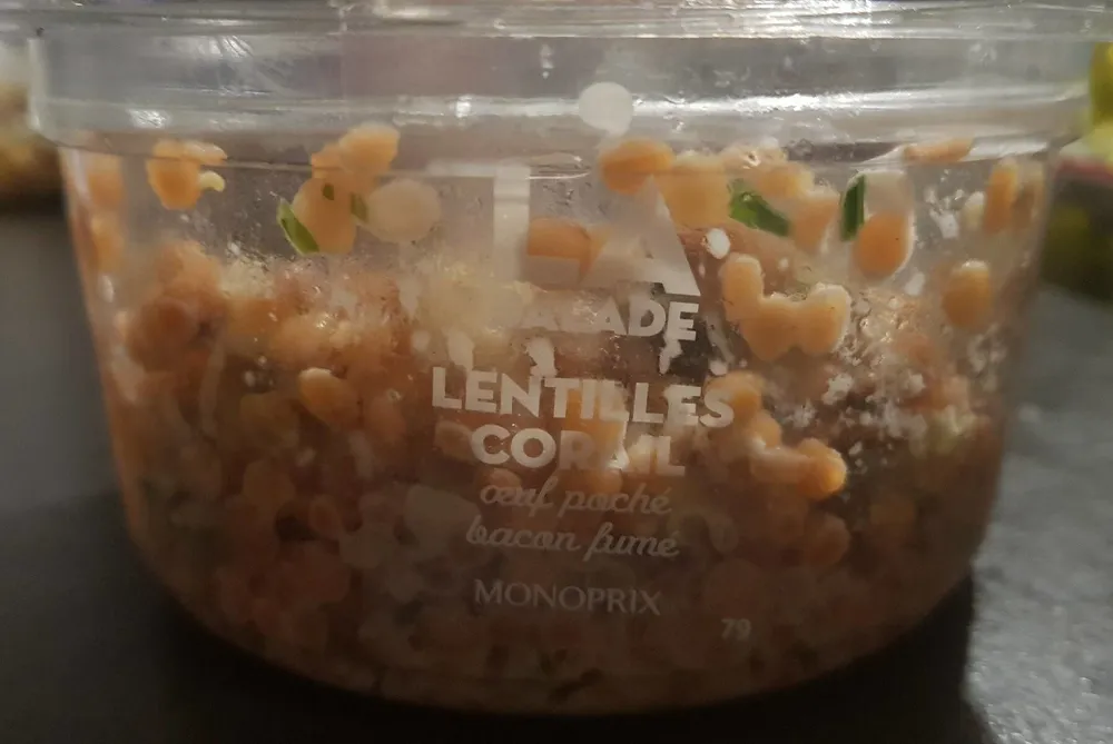 Salade lentilles corail oeuf poché bacon fumé