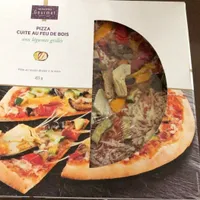 Pizza cuite au feu de bous aux legumes grilles
