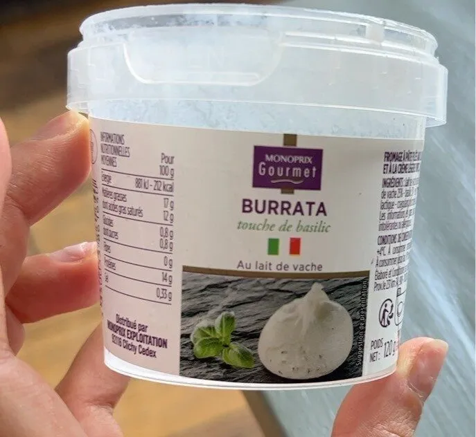Burrata touche de basilic