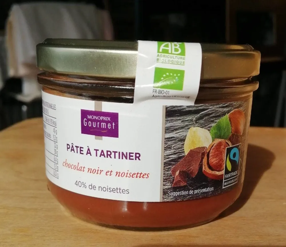 Pâte à tartiner chocolat noir et noisettes