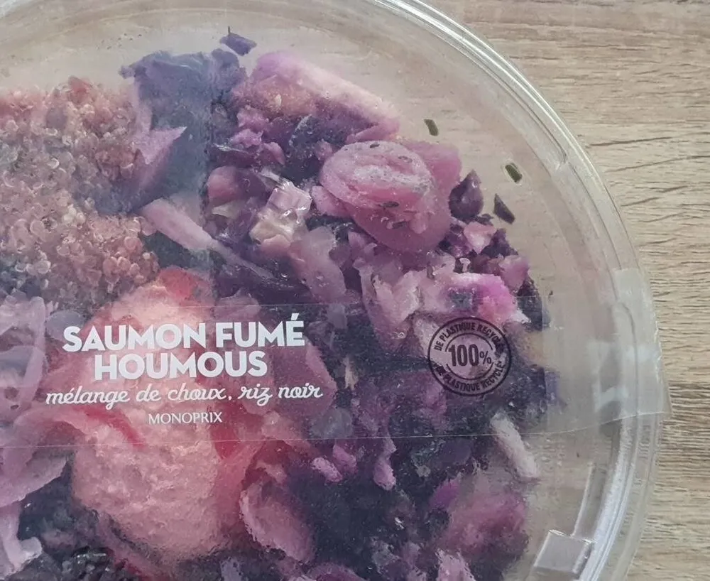 Saumon fumé houmous, mélange de choux, riz noir