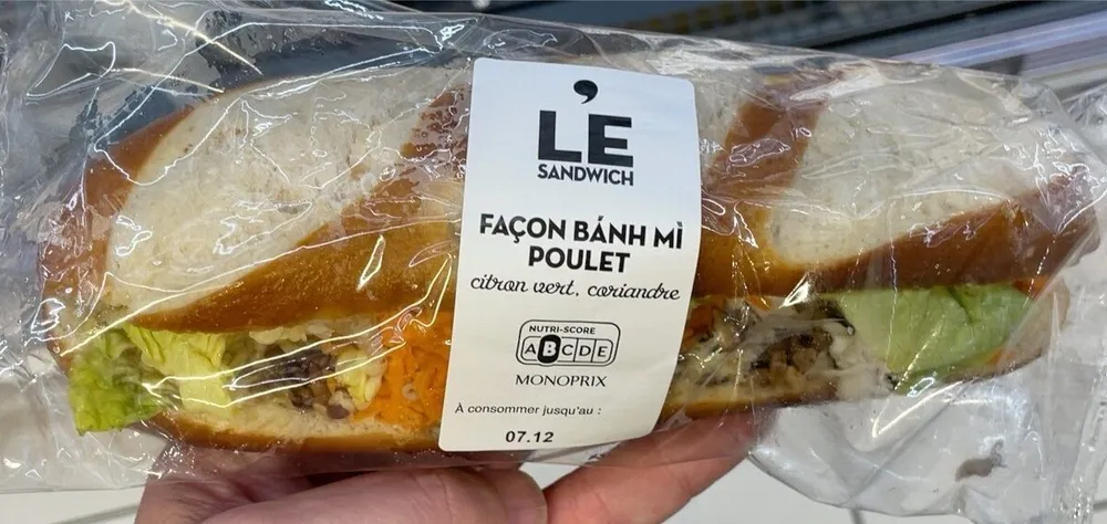 Le sandwich facon banh mi poulet