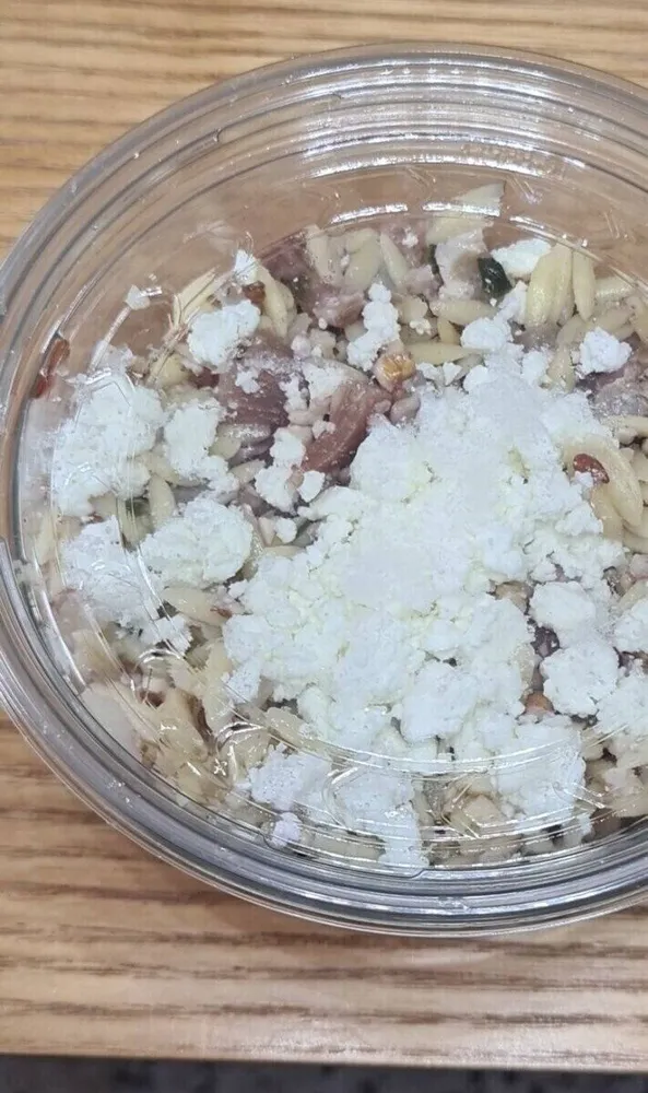 Salade de pâtes Orzo fêta jambon serrano