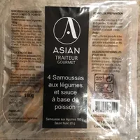 4 samoussas aux légumes et sauce à base de poisson