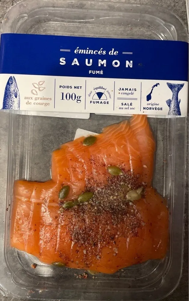 Émincés de saumon fumé aux graines de courge