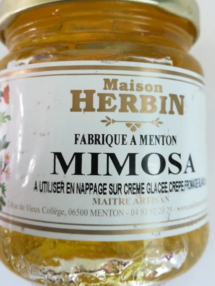Mimosa fabriqué à Menton