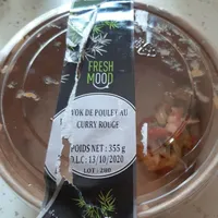 Wok de poulet curry rouge
