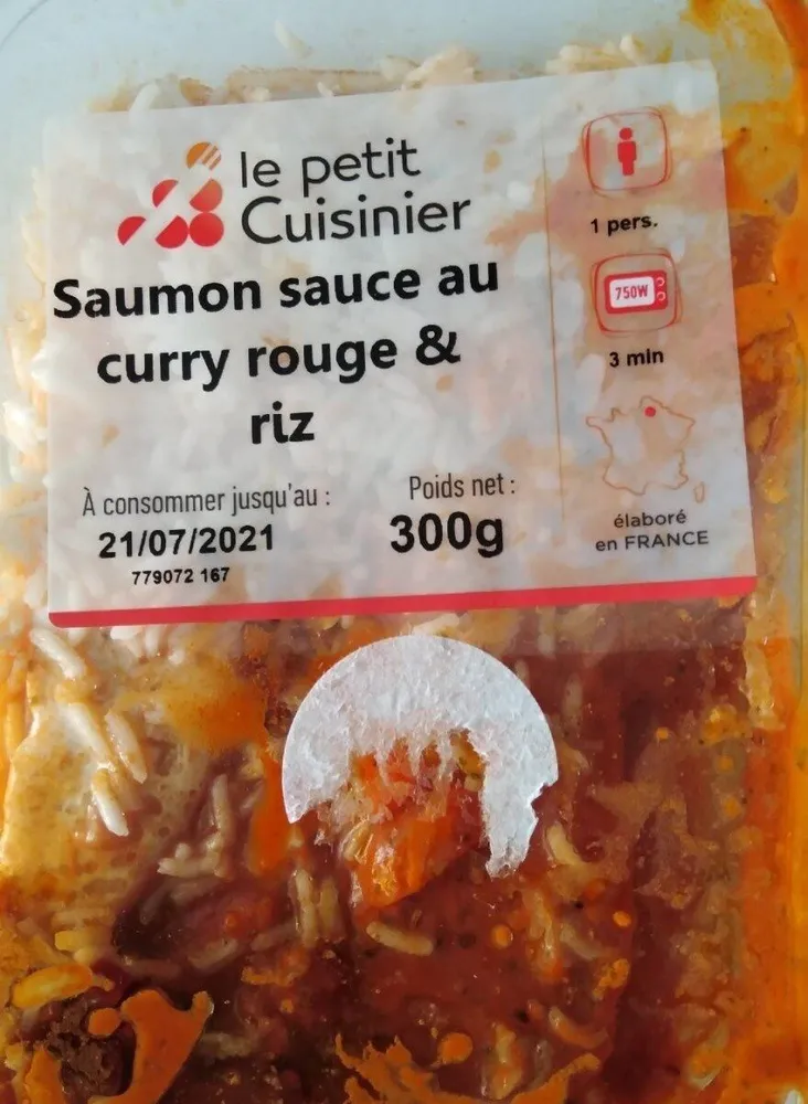 Saumon sauce au curry rouge et riz