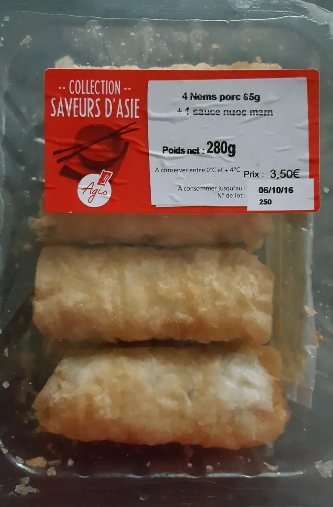 4 nems au porc + 1 sauce Nuoc Mam