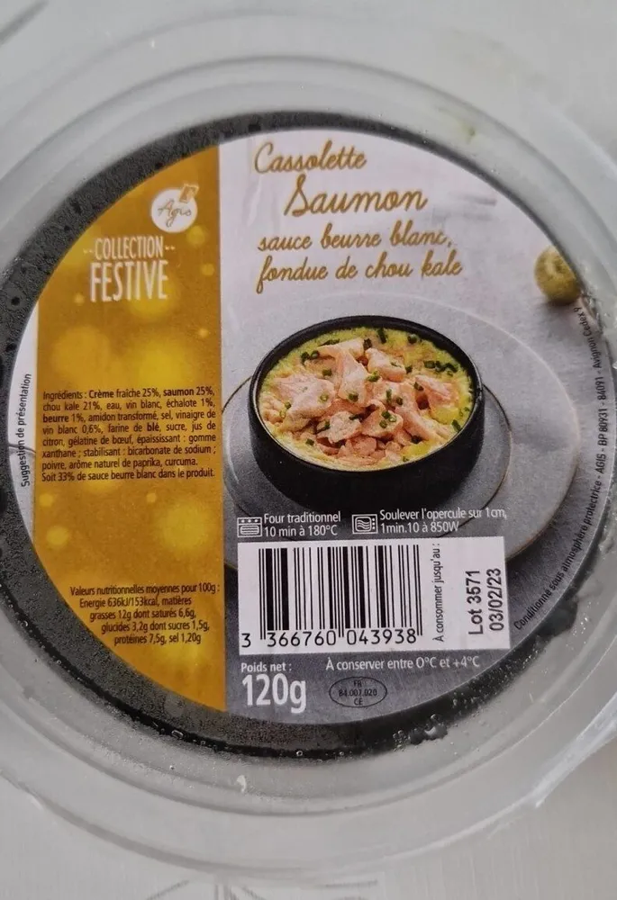 Cassolette Saumon sauce beurre blanc, fondue de chou kale