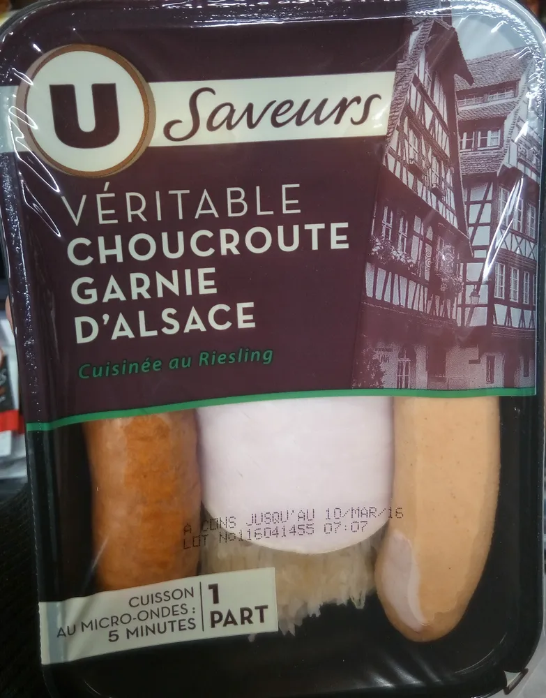 Véritable choucroute garnie d'Alsace cuisinée au Riesling