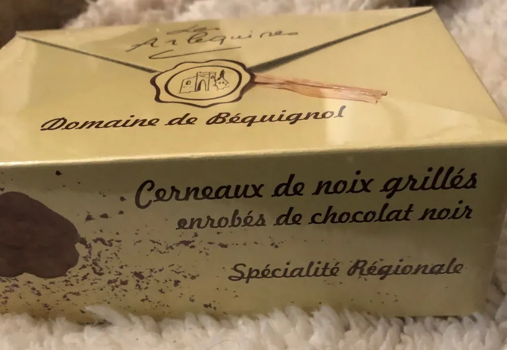 Cerneaux de noix grillés enrobés de chocolat noir