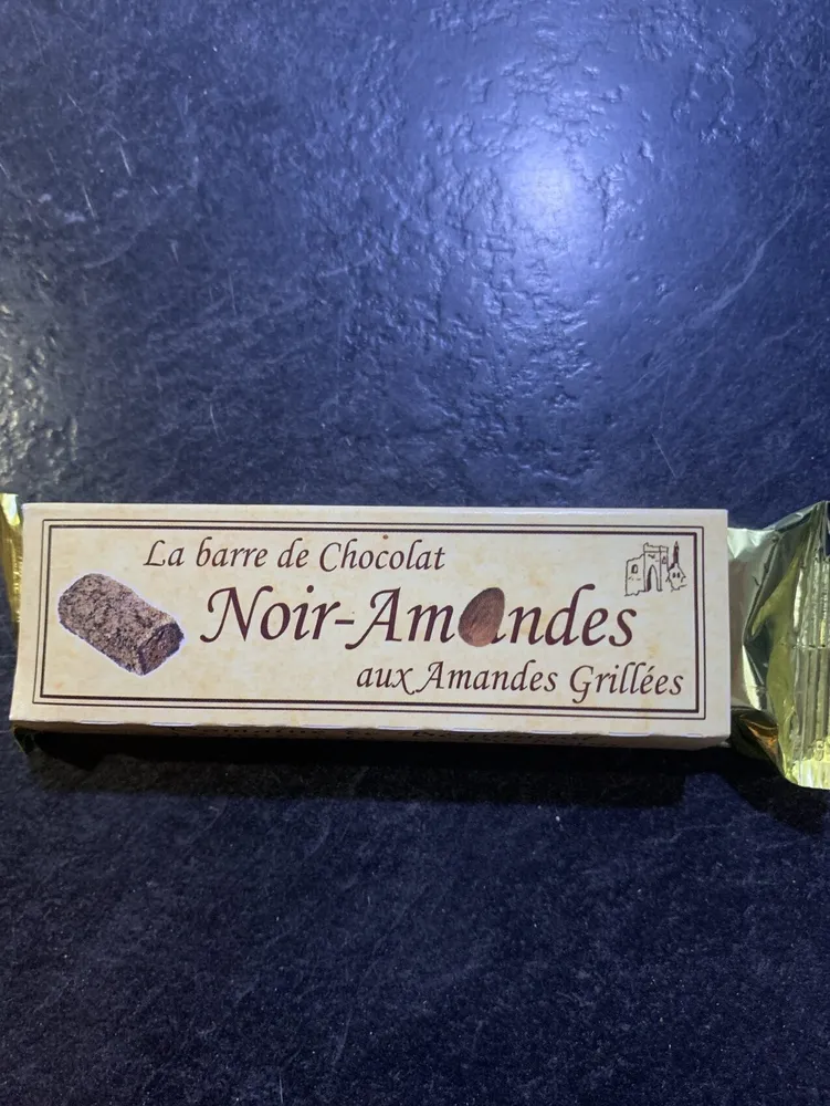 Noir-Amandes