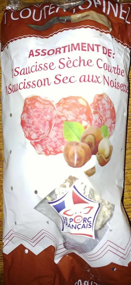Assortiment de  :  1 saucisse Sèche Courbe 1 Saucisson sec aux noisettes