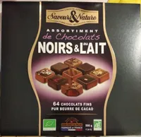 Assortiment de chocolats noirs et lait