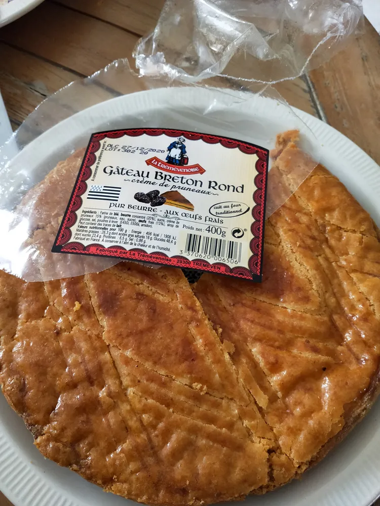 gâteau breton rond crème de pruneaux