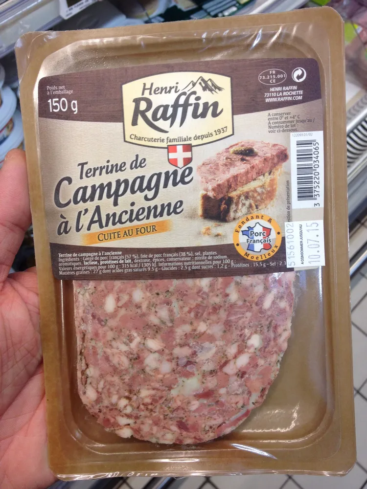 Terrine de campagne à l'ancienne cuite au four