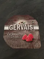 Le yaourt sur lit de framboises