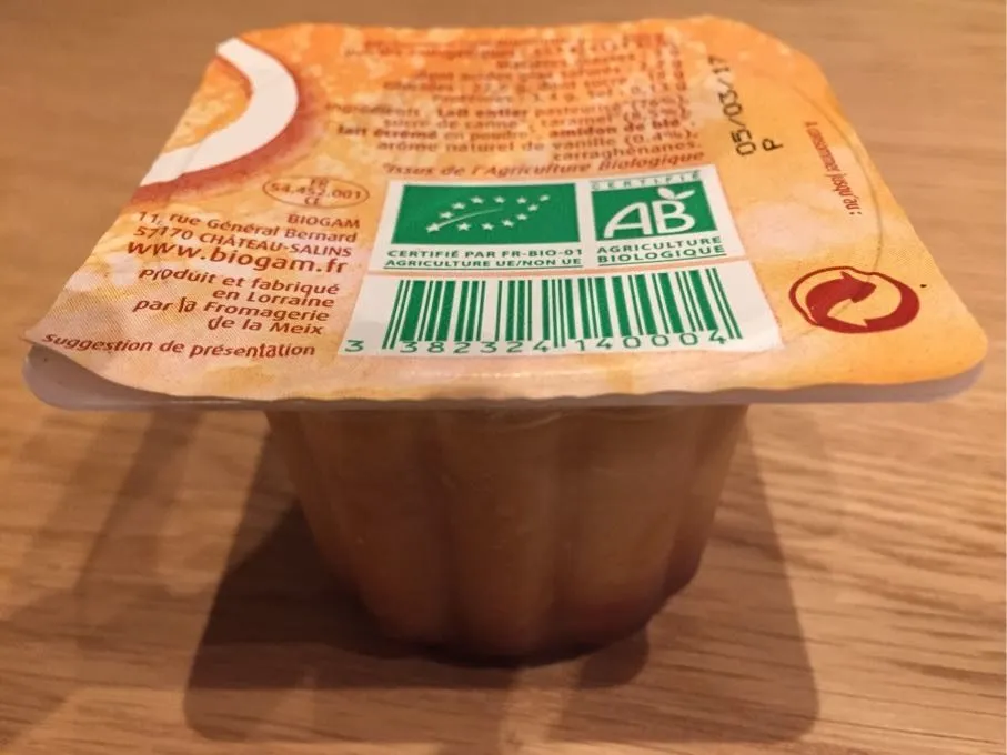 Flan vanille nappé caramel au lait entier