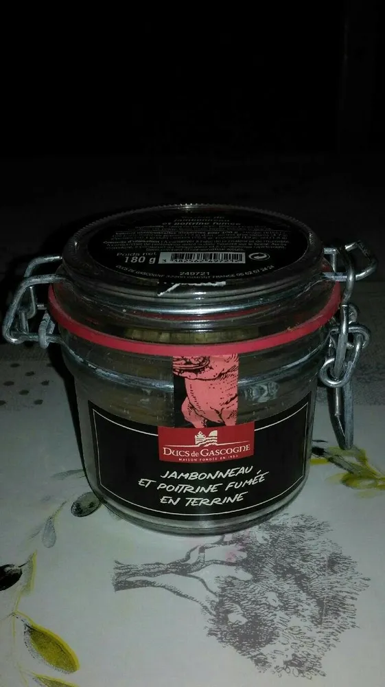 Terrine de jambonneau et poitrine fumée