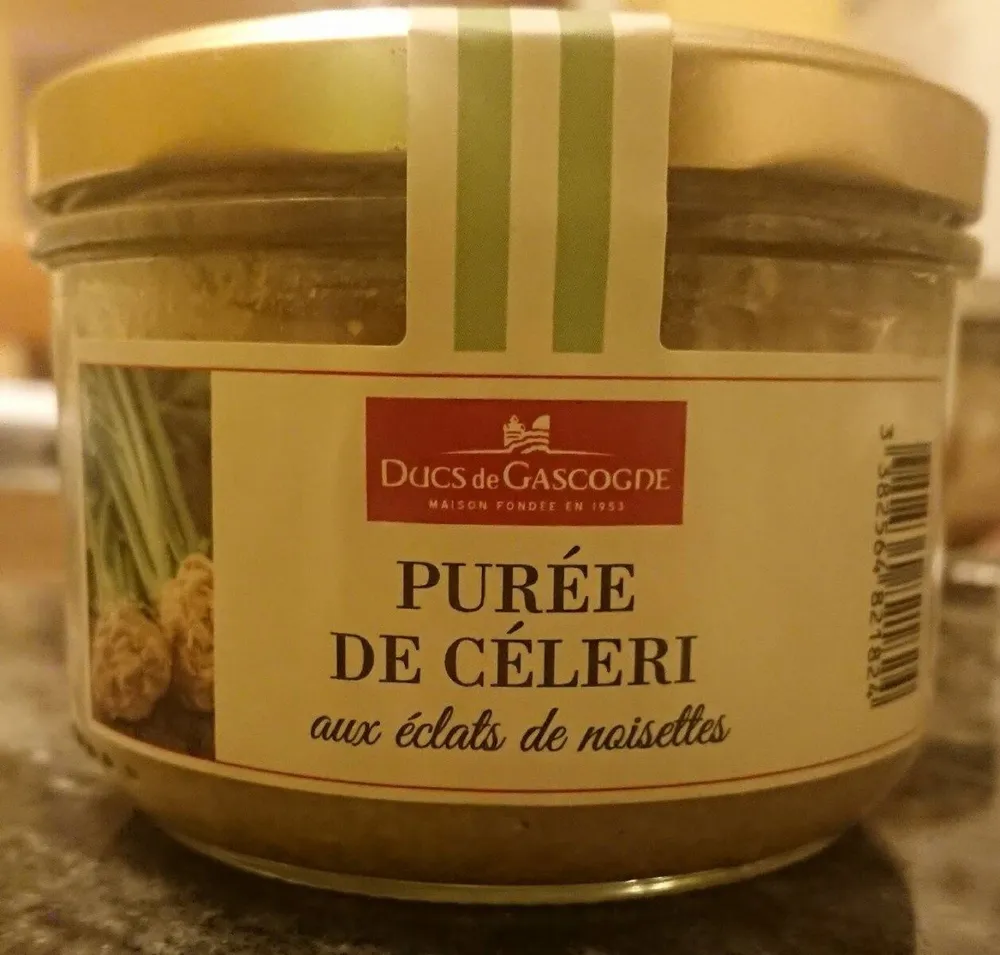Purée de céleri aux éclats de noisettes