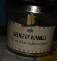 Délice de pommes et des éclats de pain d'épices