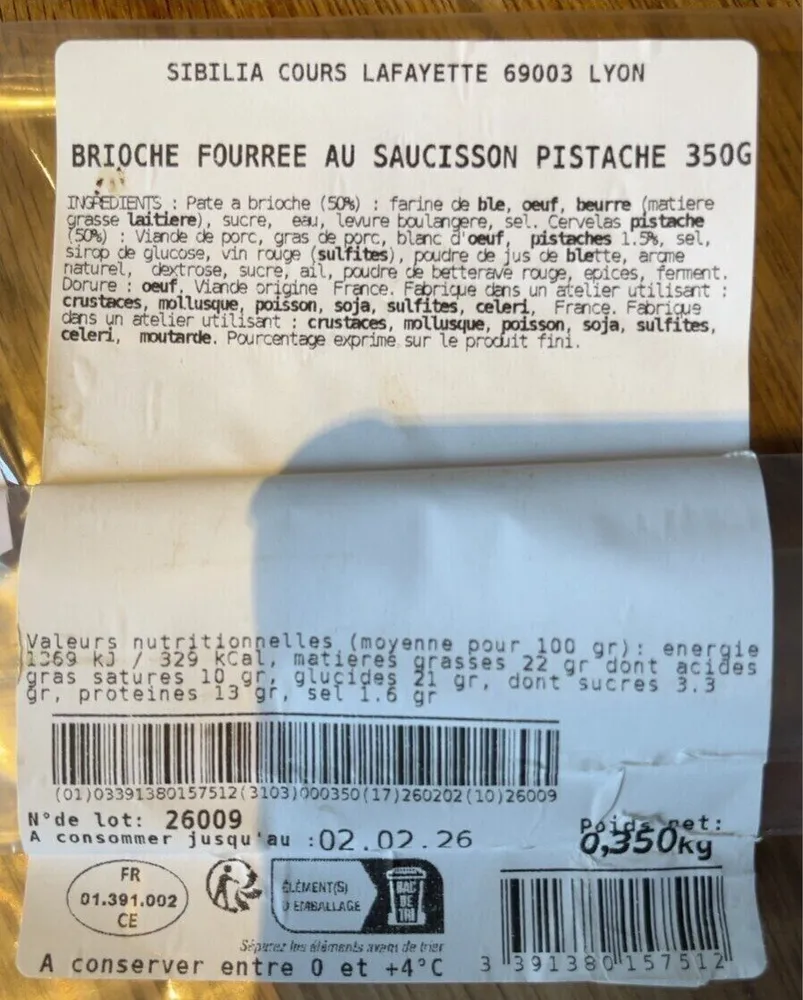 Brioche fourée au saucisson pistaché