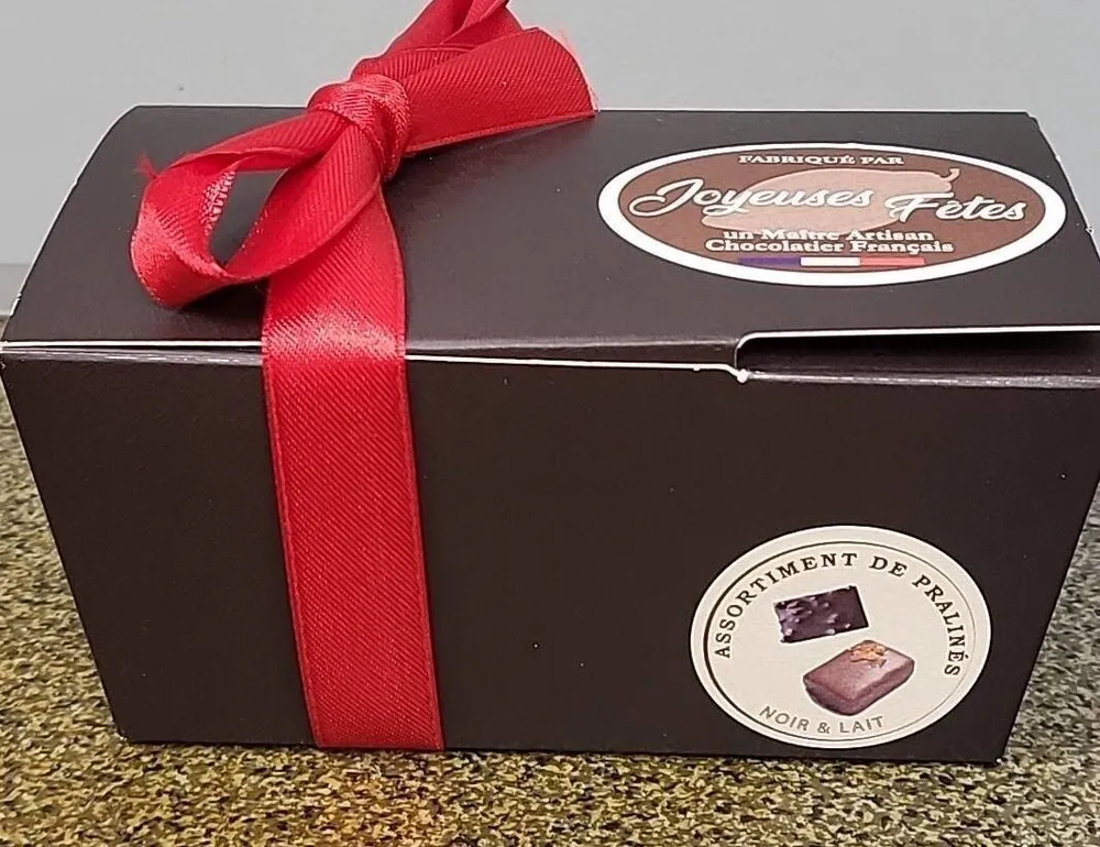 Ballotin bonbons de chocolats pralinés noir lait