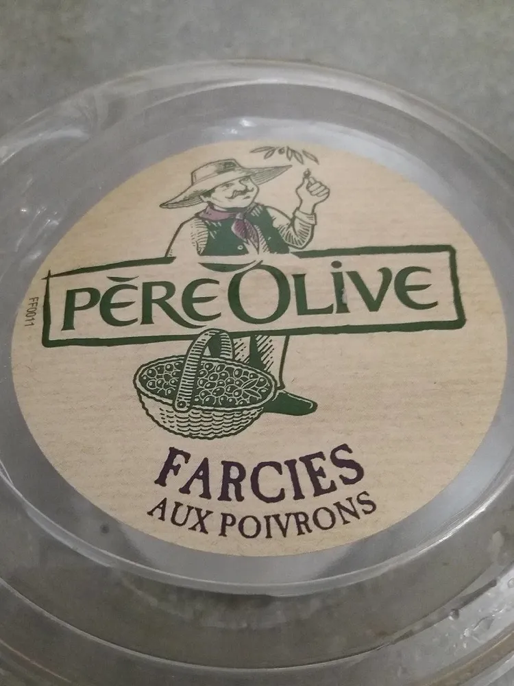 Olives vertes denoyautées farcies a la pâte de poivron