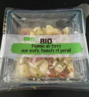 Salade pomme de terre aux œufs, tomate et persil