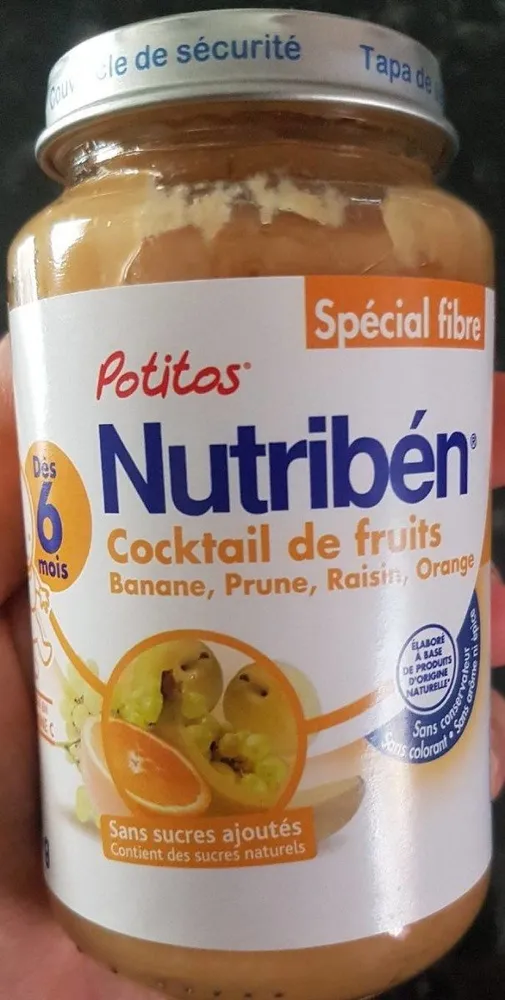 Cocktail de fruits banane prune raisin orange