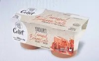 Yaourt sur lit de caramel et pointe de sel