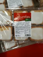 Carrés saveur amande avec fondant blanc