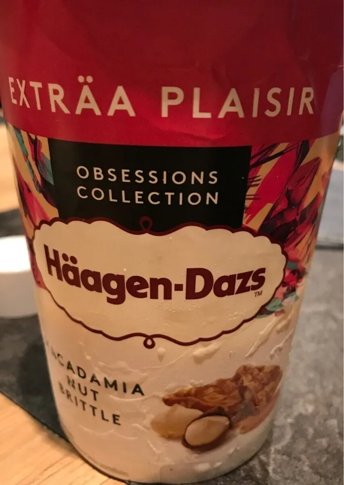 Macadamia nut brittle