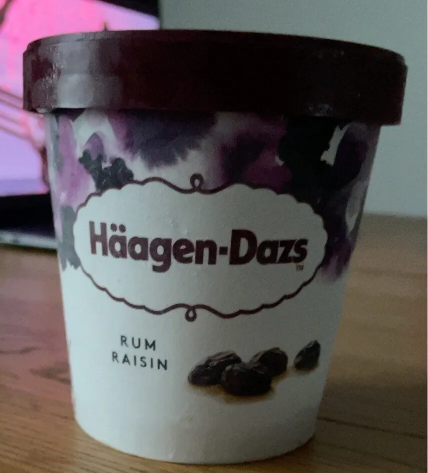 Glace rum raisin