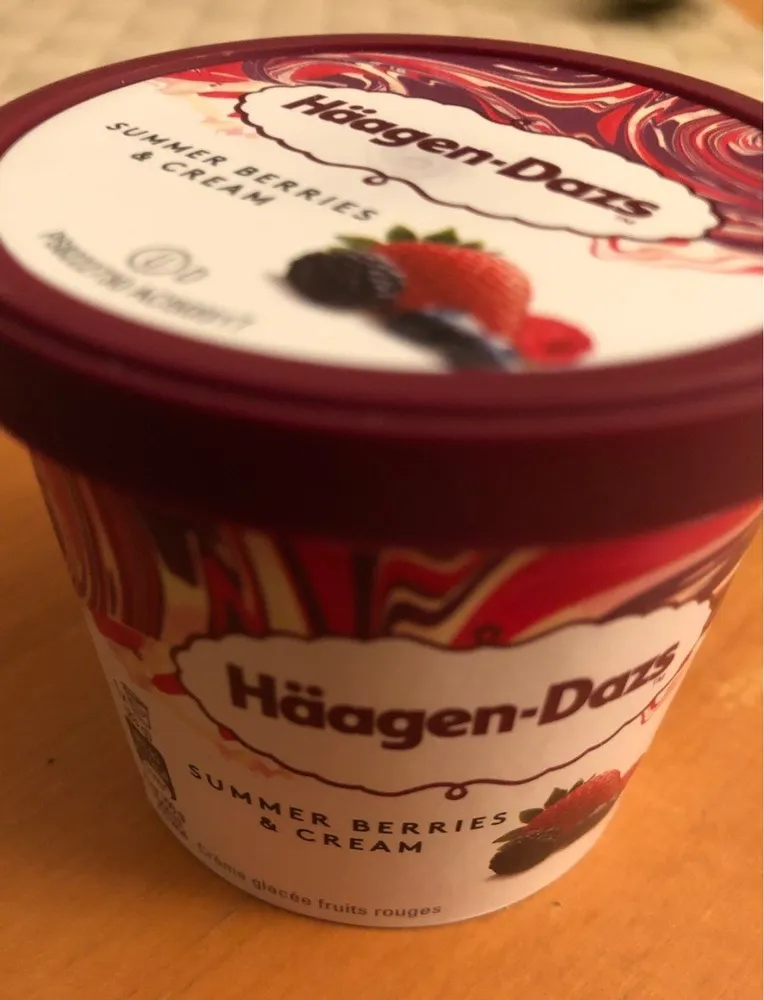 Creme glace fruit rouge