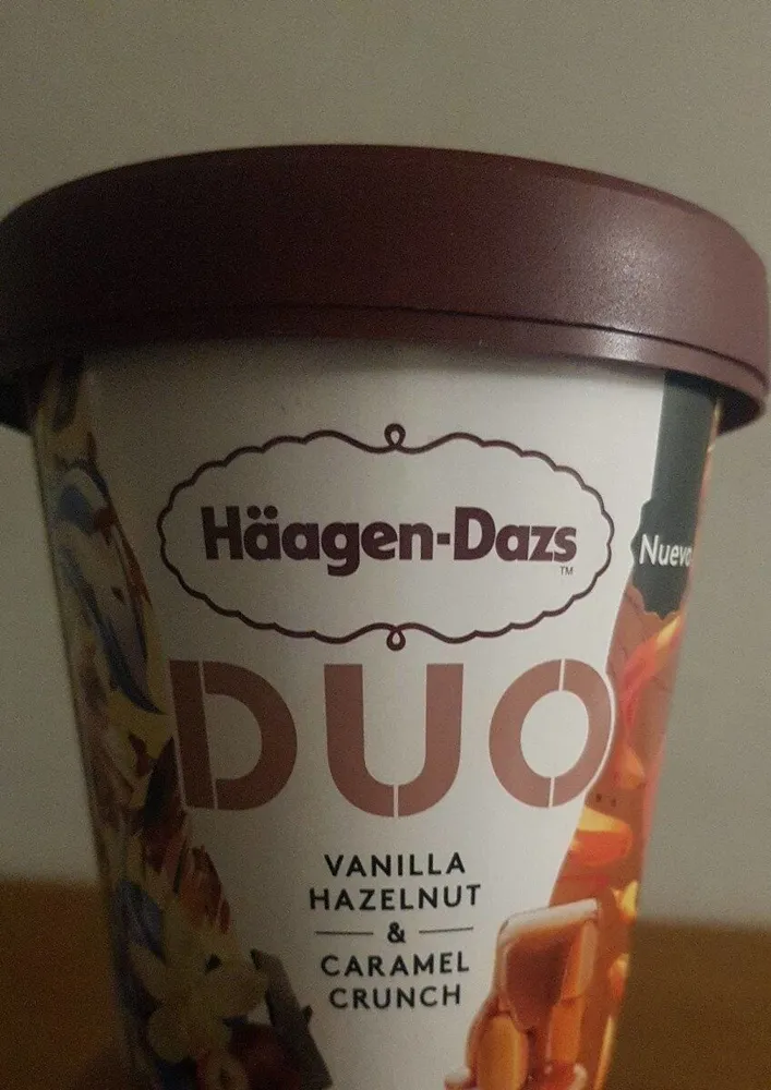 Helado vainilla y crema de caramelo