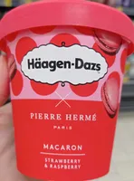 Macaron strawberry raspberry