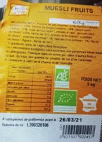 Muesli fruits